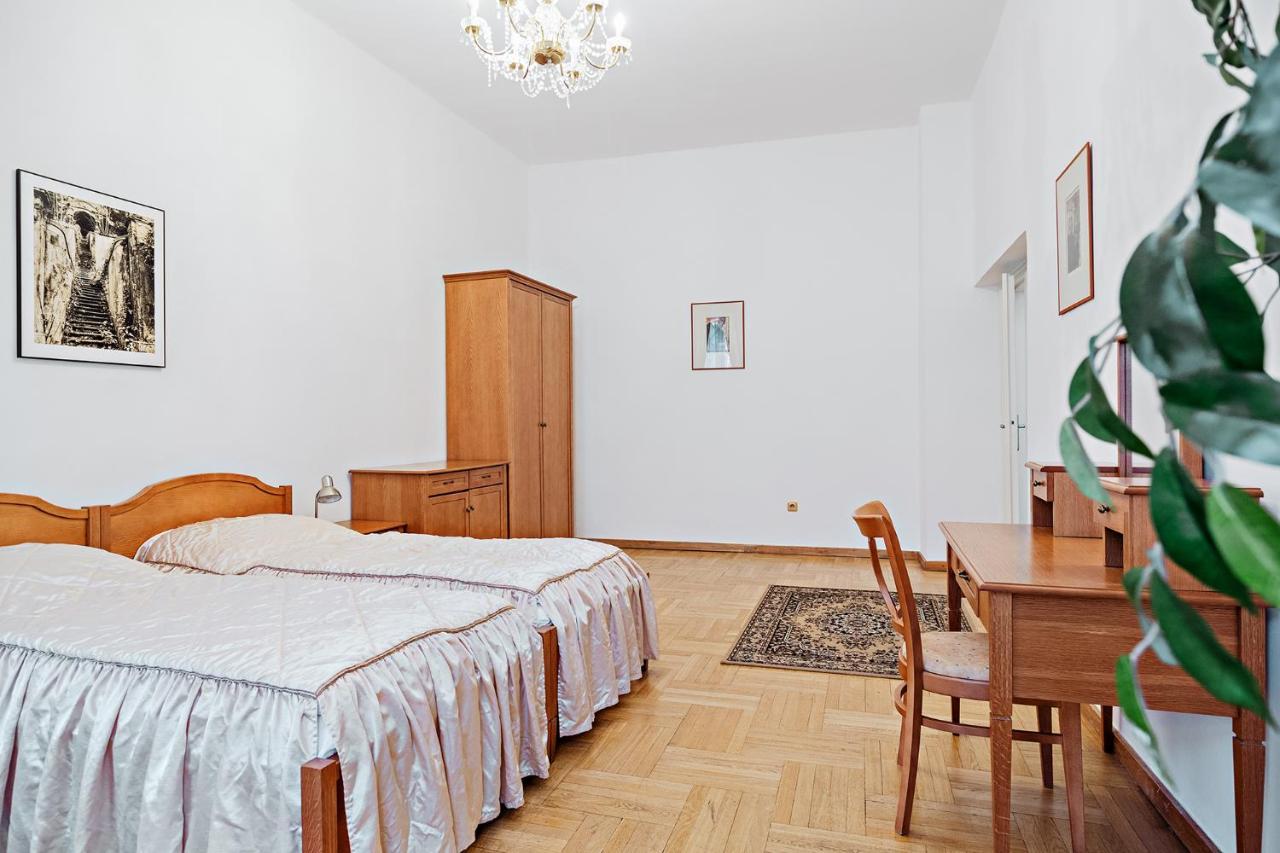 U Cerneho Medveda- At The Black Bear Apartman Prága Kültér fotó